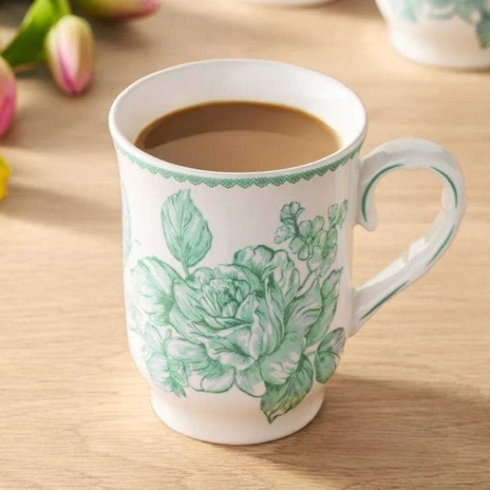 2025 🌺 New The Pioneer Woman Agatha 12-Ounce Stoneware Mug, Green & White